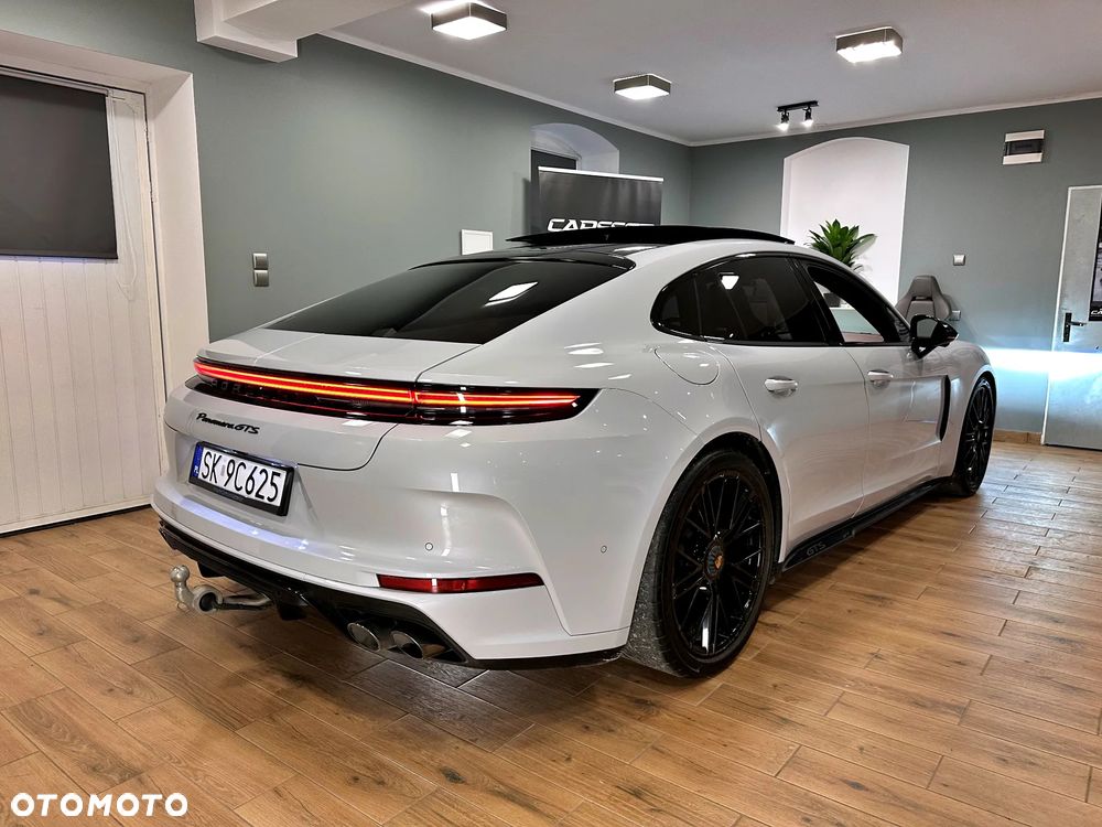 Porsche Panamera - 16