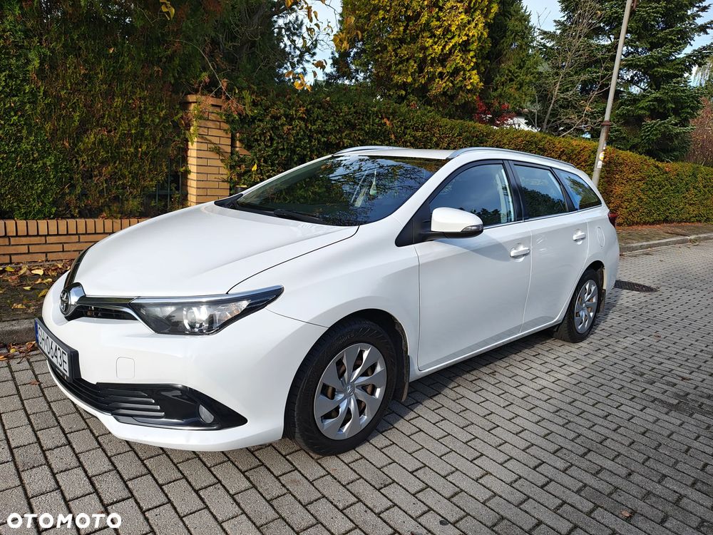 Toyota Auris 2016 photo 3