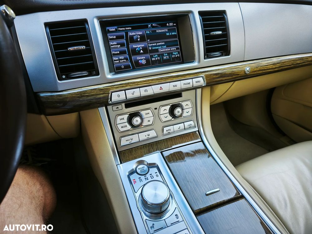 Jaguar XF - 7