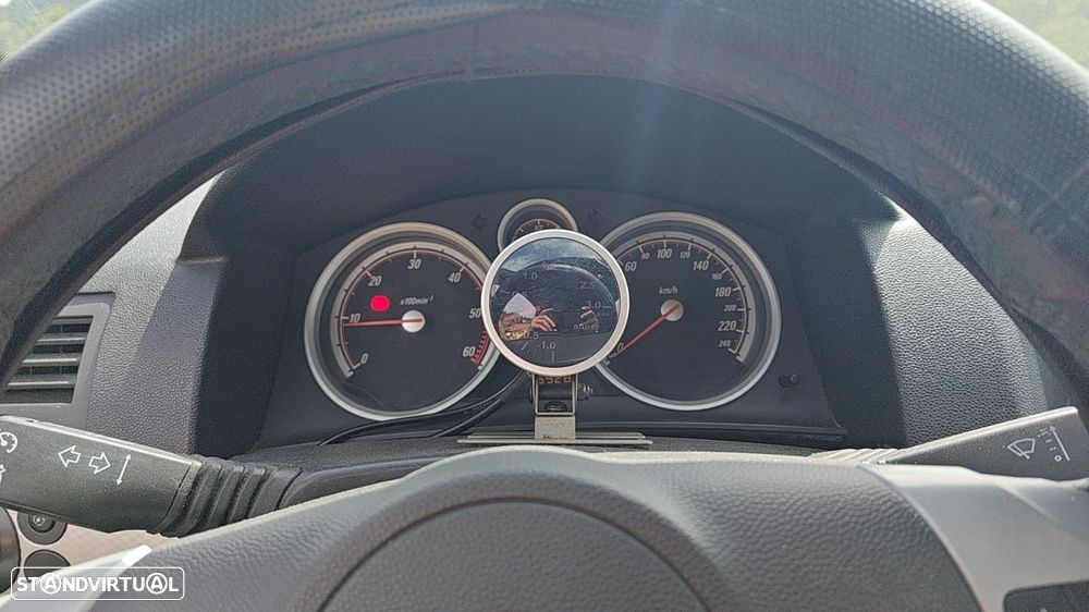 Opel Astra GTC 1.9 CDTI - 3
