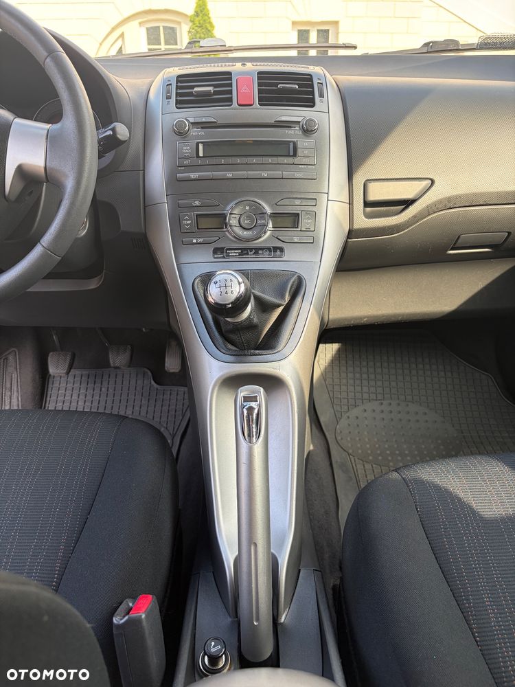 Toyota Auris 1.6 Luna - 19