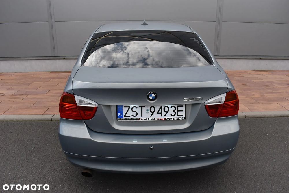 BMW Seria 3 320i - 33