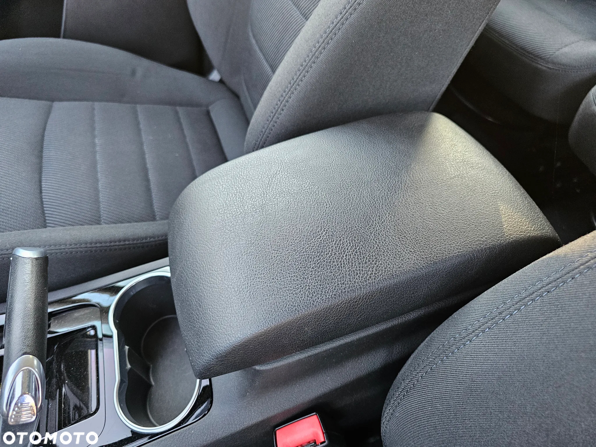 Ford S-Max - 10