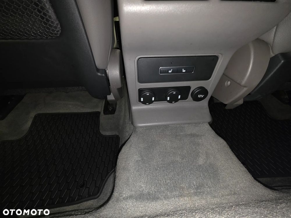 Jaguar F-Pace 25t AWD R-Sport - 16