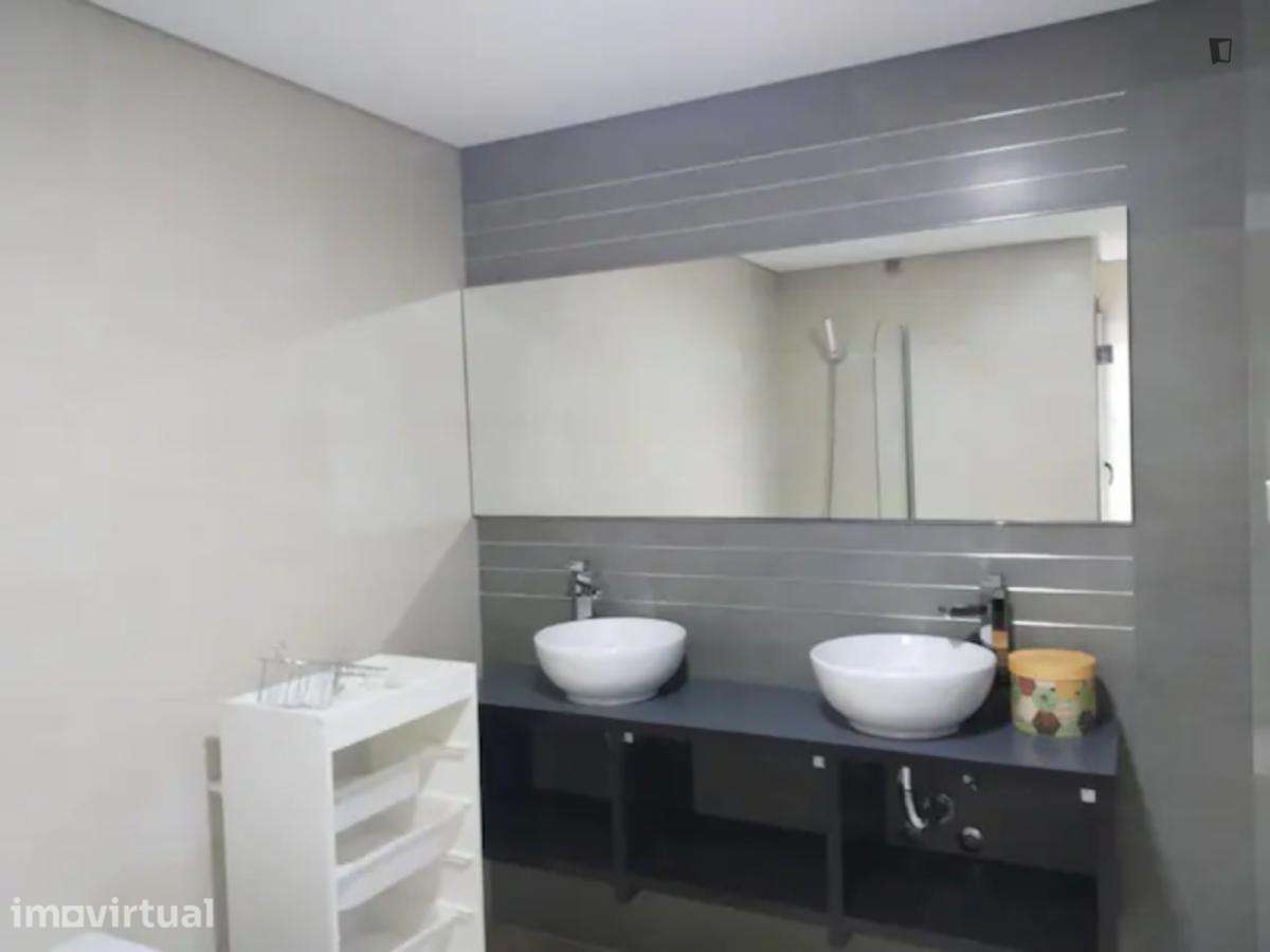 Casa com 4 quartos - localizado em Braga - Grande imagem: 3/13