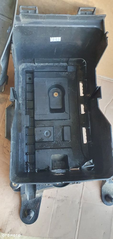 Obudowa podstawa akumulatora VW Tiguan I Lift 3C0915443A 3C0915335 - 6