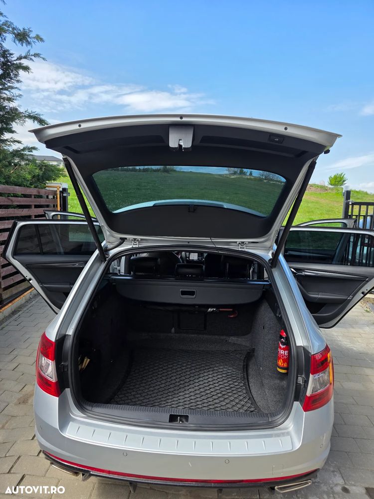 Skoda Octavia 2.0 TDI DSG RS - 9