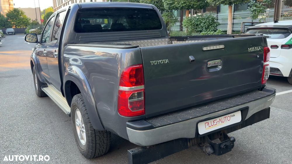 Toyota Hilux 4x4 Cabina Dubla Style - 12