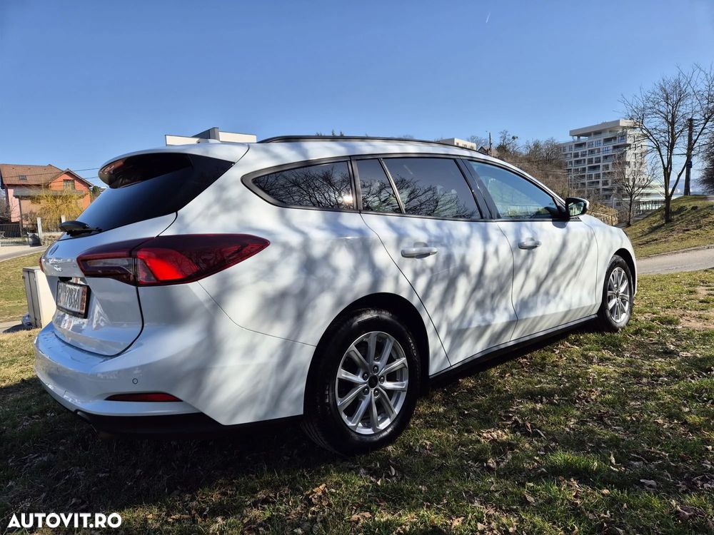 Ford Focus 1.5 EcoBlue Start-Stopp-System COOL&CONNECT DESIGN - 4