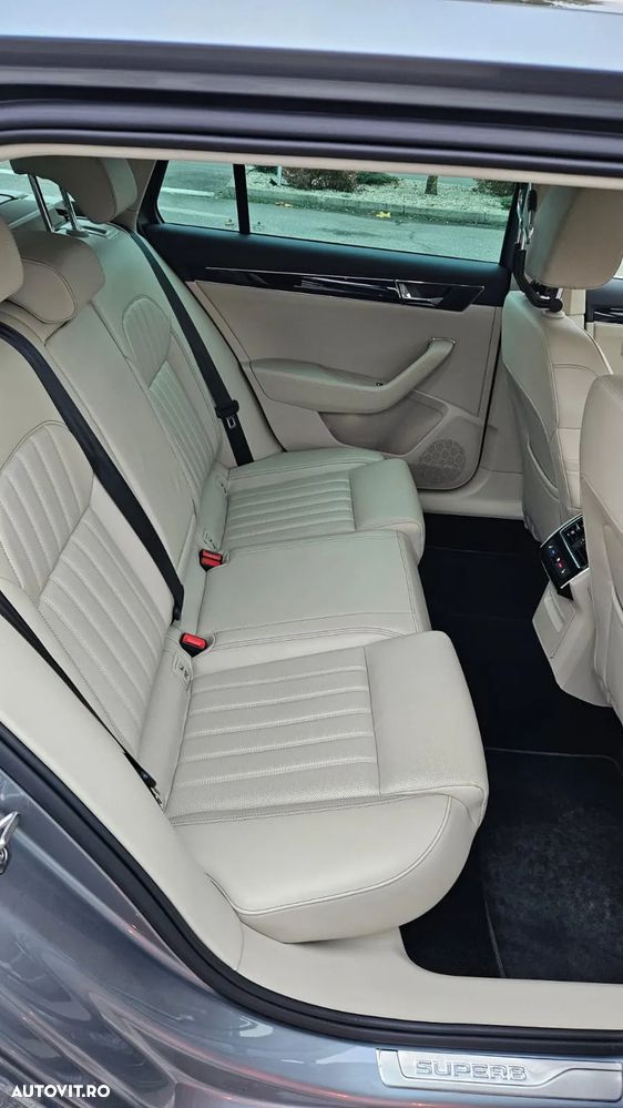 Skoda Superb Combi 2.0 TDI 4x4 DSG L&K - 8