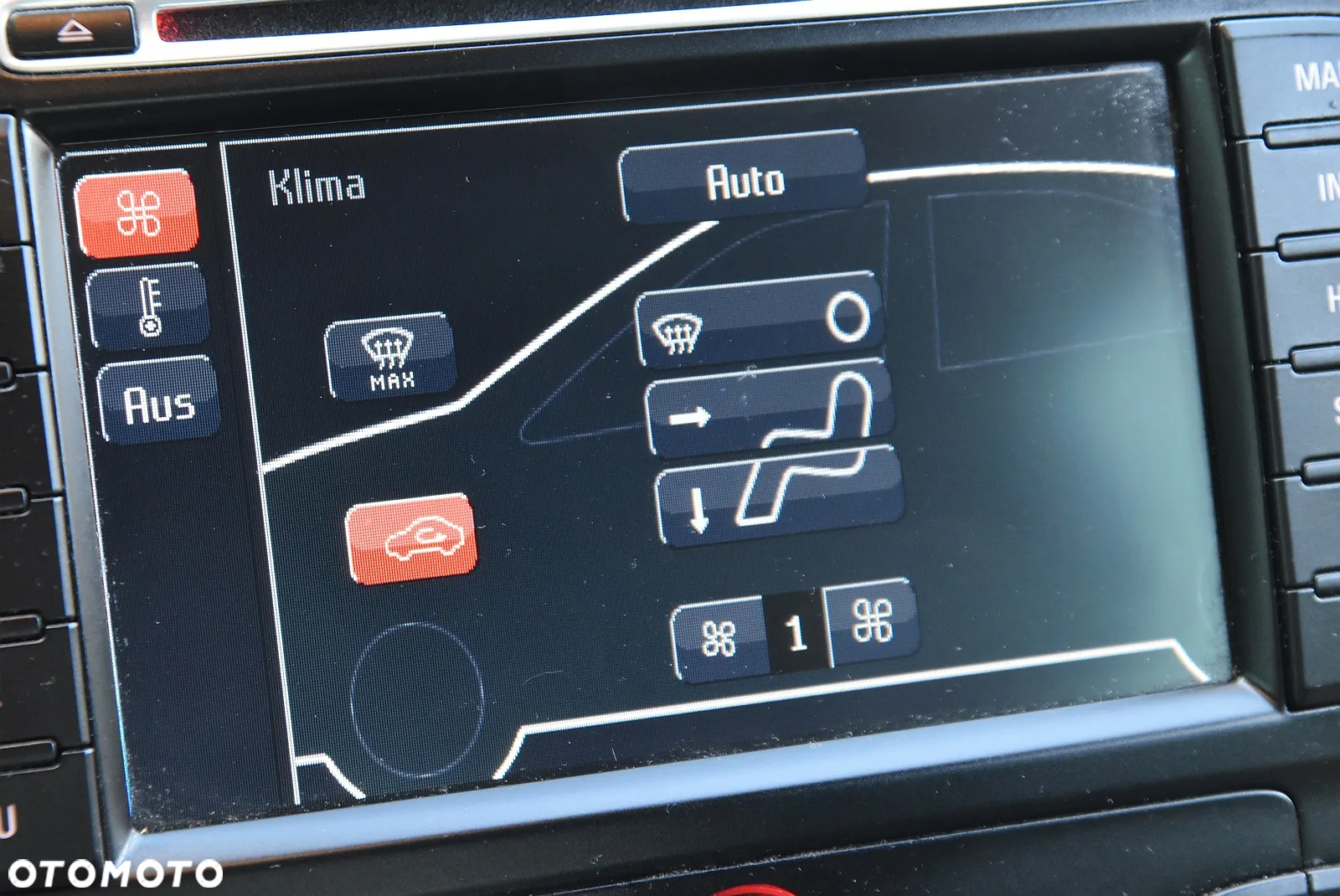 Ford S-Max - 34