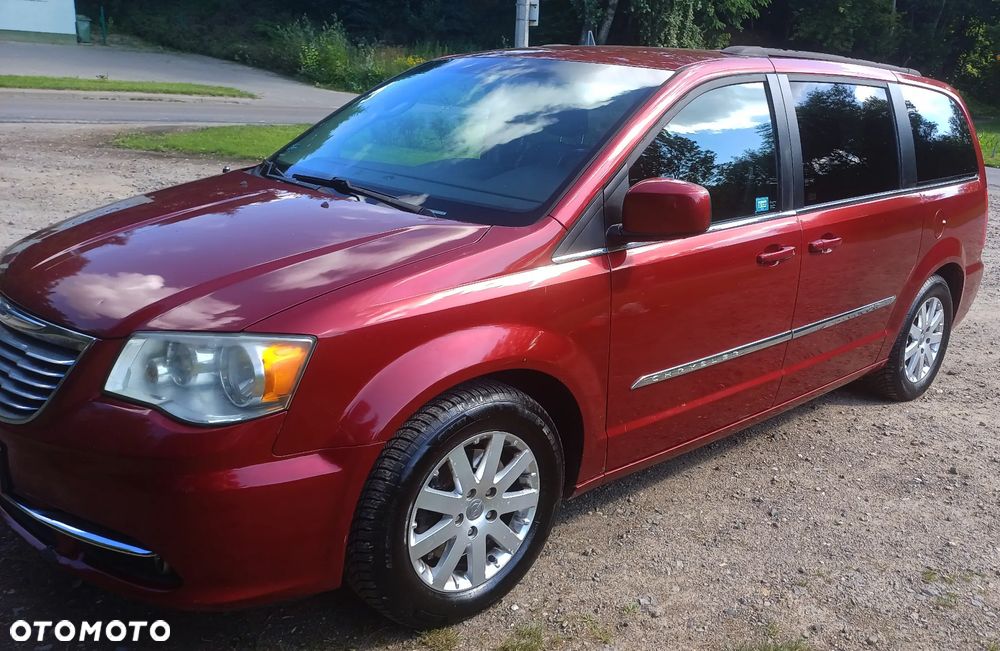 Chrysler Town & Country - 1