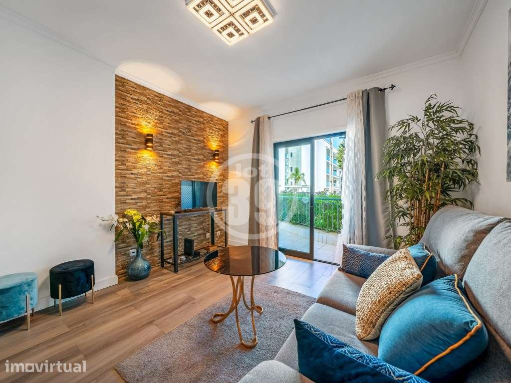 Apartamento T0+1 com Terraço Privativo e Licença AL | Torre da Medr... - Grande imagem: 2/31
