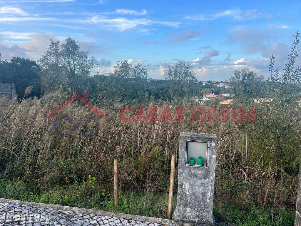 Lote de 482 m² para moradia em urbanização tranquila, Leiria - Grande imagem: 4/5
