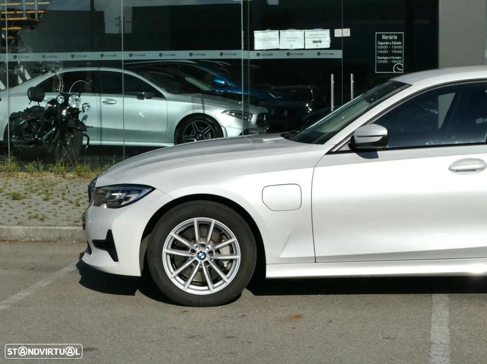 BMW 330 e iPerformance Advantage - 13