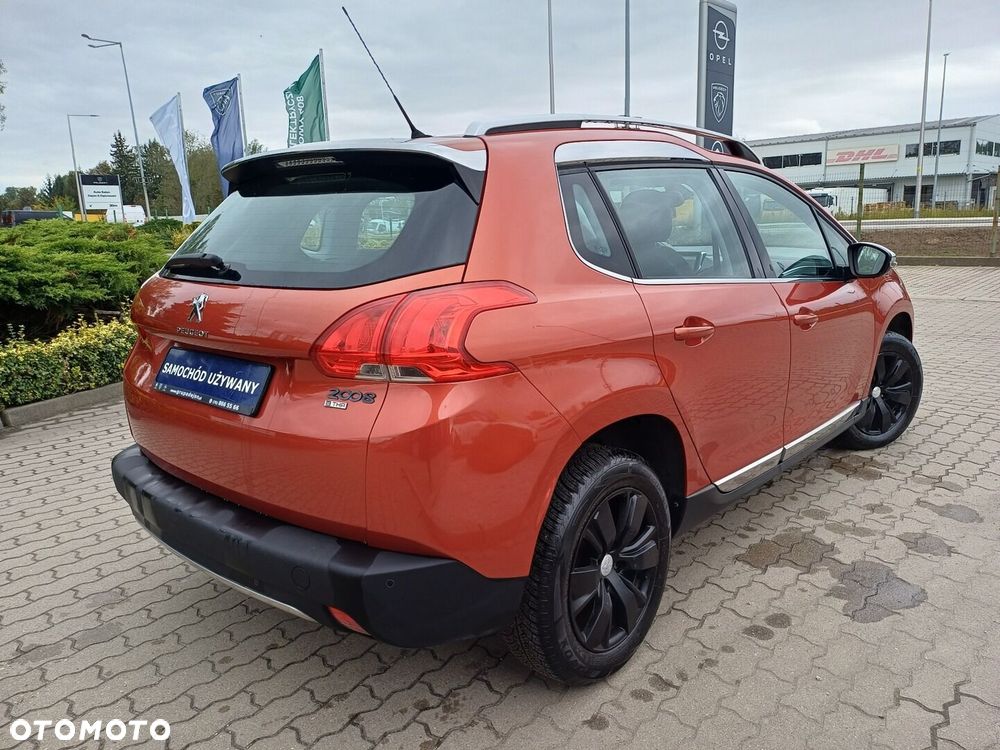 Peugeot 2008 1.2 Pure Tech Allure S&S - 6