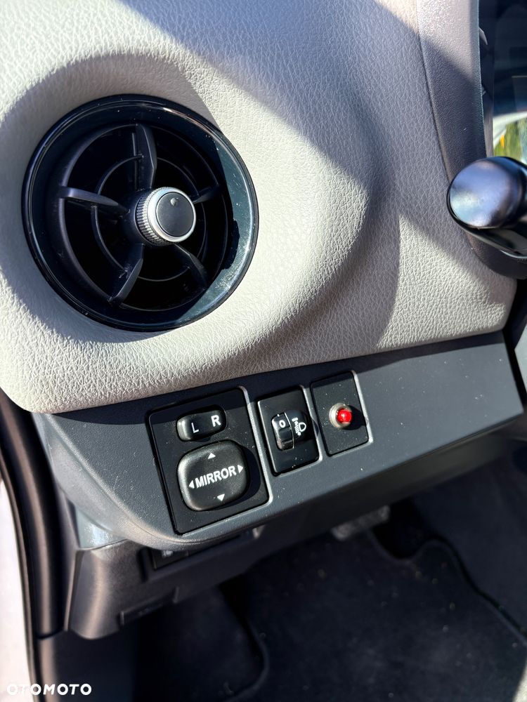 Toyota Yaris 1.5 VVT-i Comfort - 13