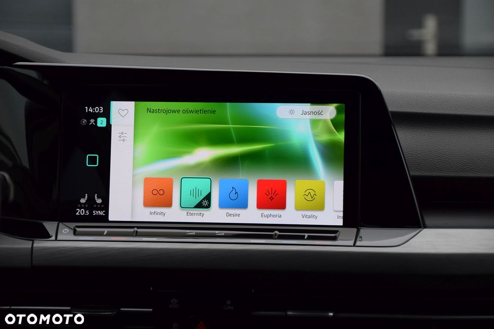 Volkswagen Golf 1.5 eTSI EVO Style DSG - 22