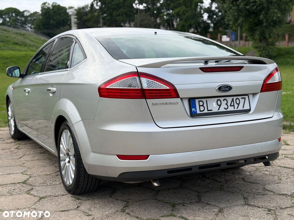 Ford Mondeo 2.5 Ghia - 8