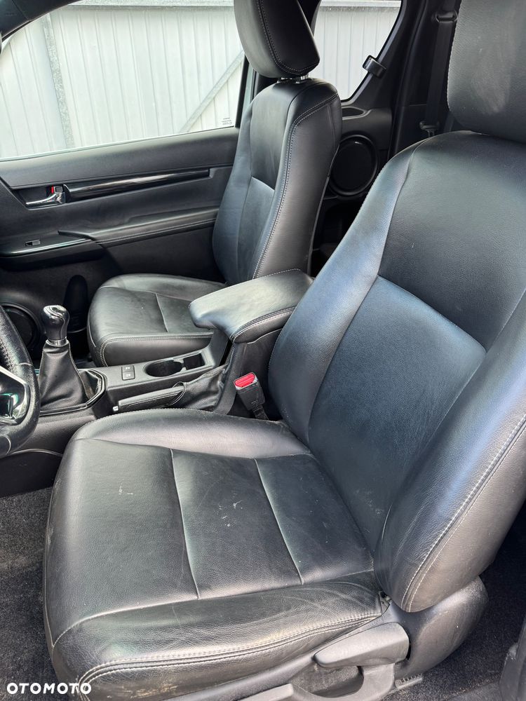 Toyota Hilux - 11