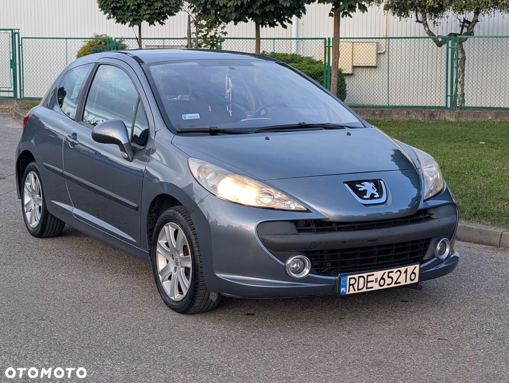 Peugeot 207 - 1