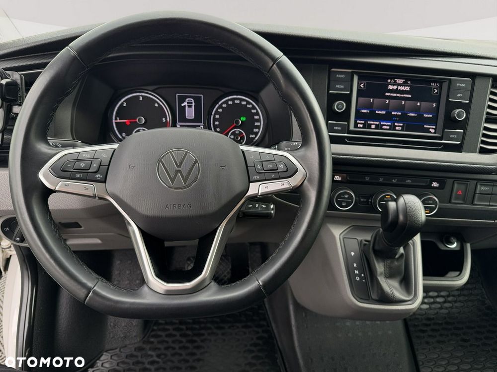 Volkswagen Caravelle - 14
