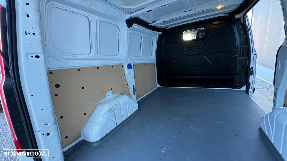 Ford Transit Custom 2.0 TDCi CX Automática - 12