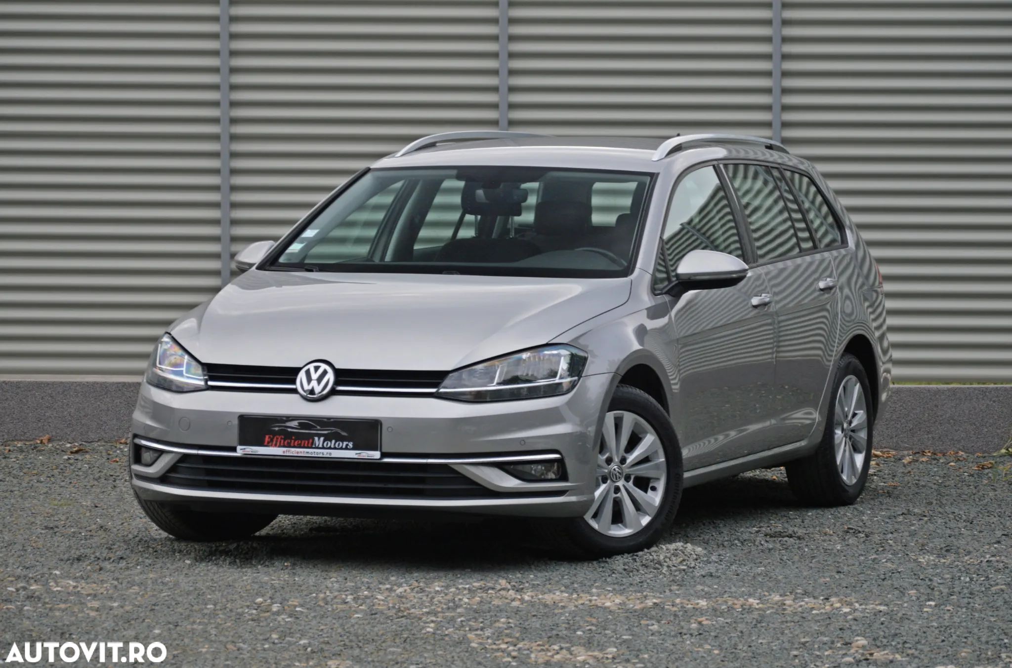 Volkswagen Golf - 1