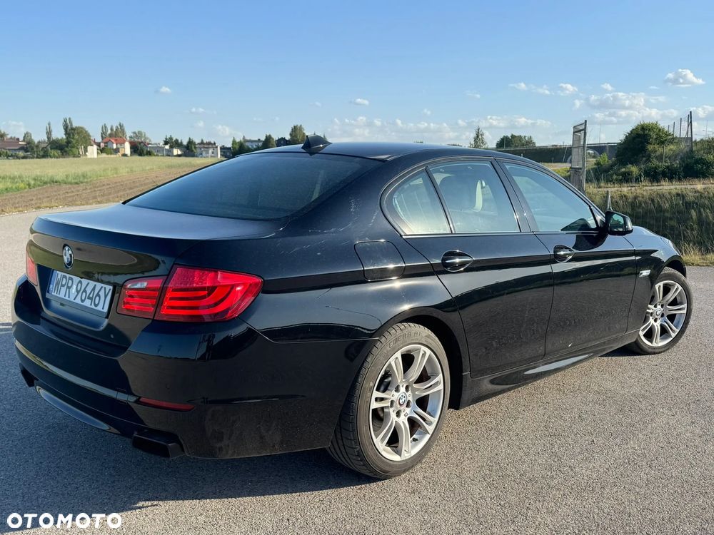 BMW Seria 5 550i xDrive Sport-Aut - 4