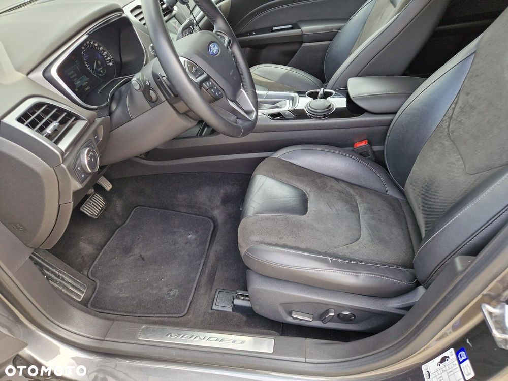 Ford Mondeo 2.0 TDCi Bi-Turbo Titanium PowerShift - 25