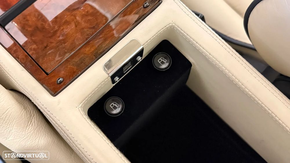 Aston Martin Vantage Coupe - 28