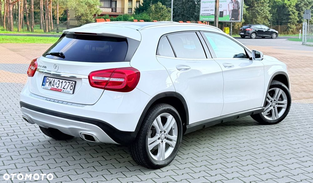Mercedes-Benz GLA 250 7G-DCT UrbanStyle Edition - 18