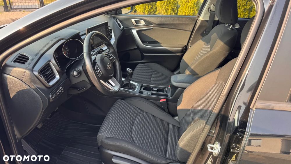 Kia Ceed SW 1.0 T-GDI 100 OPF Attract - 18