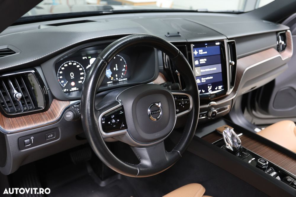 Volvo XC 60 D5 AWD Geartronic Inscription - 31