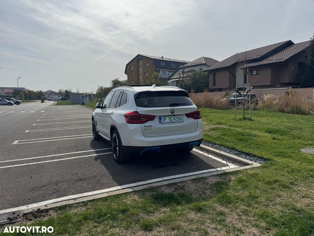 BMW iX3 Standard - 10