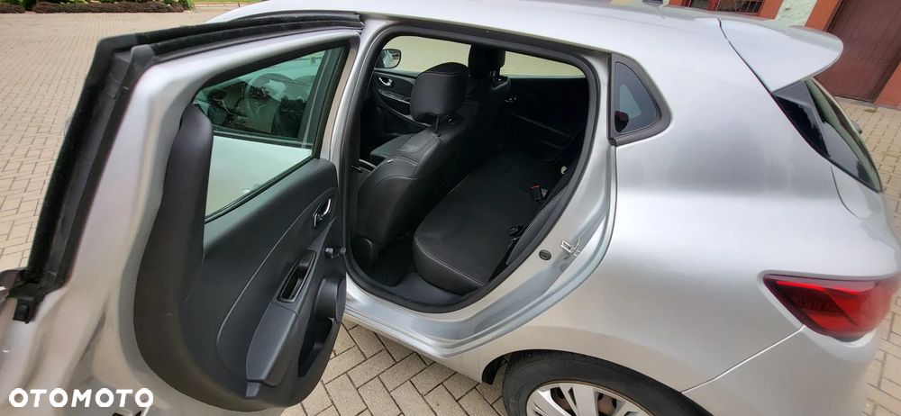 Renault Clio - 12