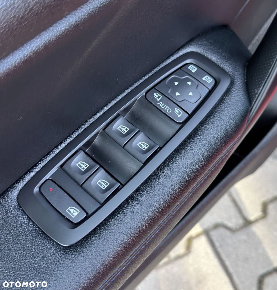 Renault Megane ENERGY TCe 205 EDC GT - 17