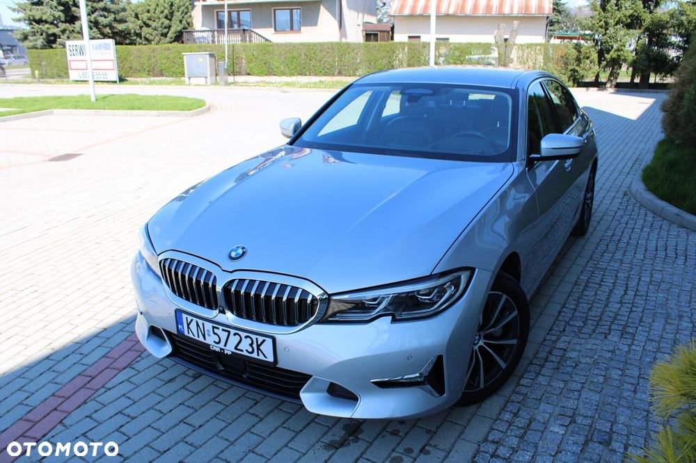 BMW Seria 3 330i Sport Line - 1