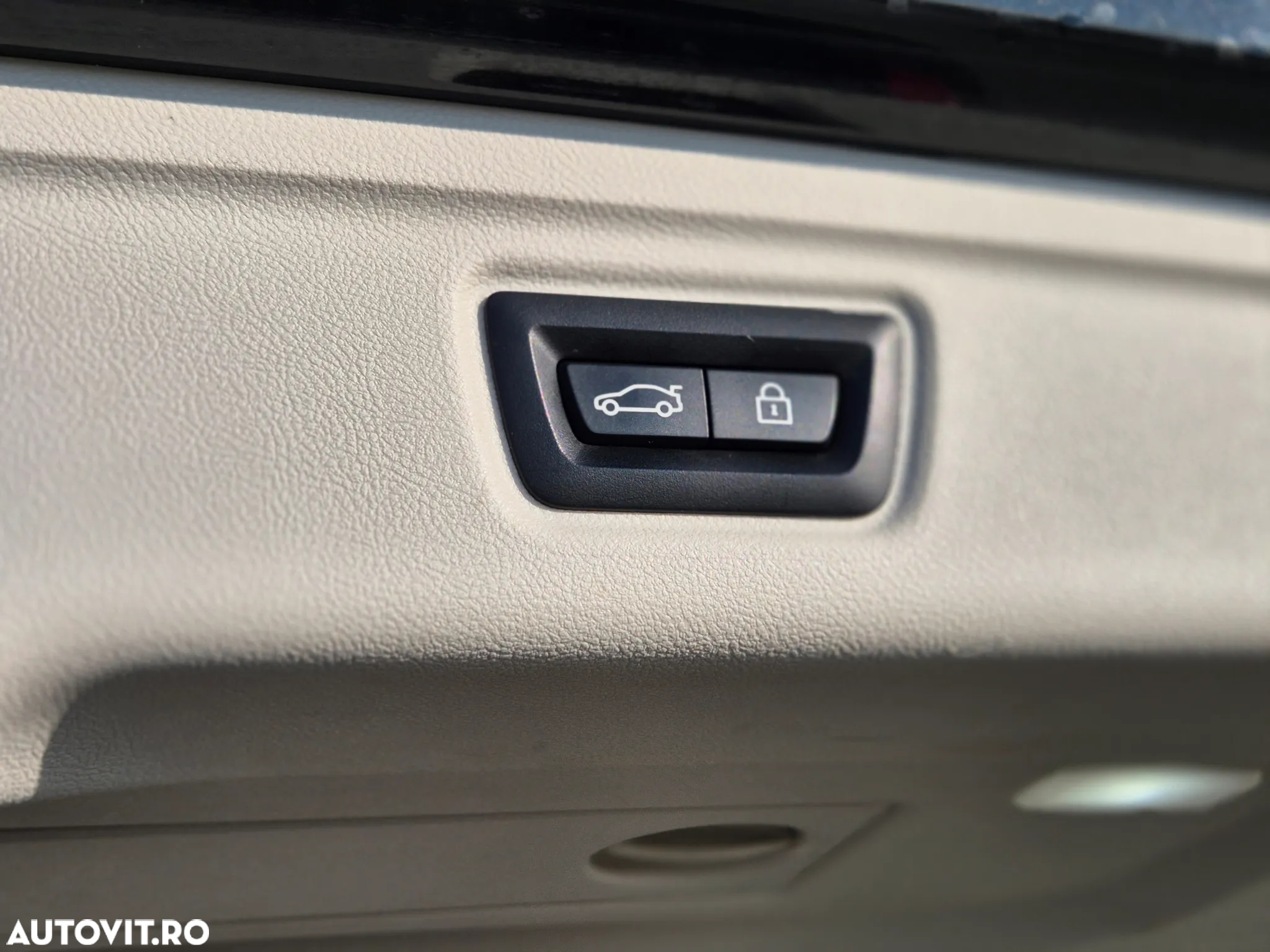 BMW Seria 3 318d Aut. - 30