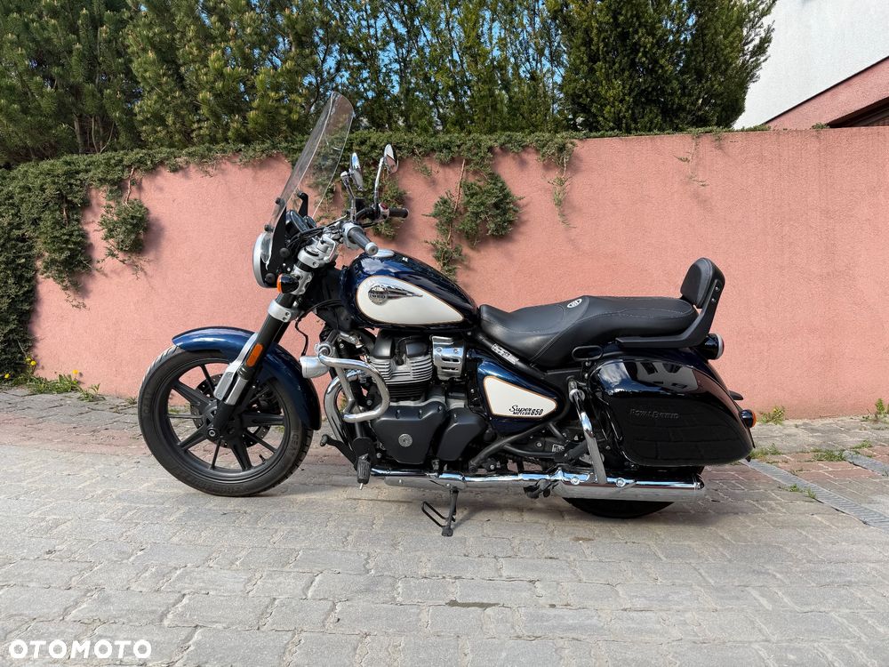 Royal Enfield Super Meteor - 10