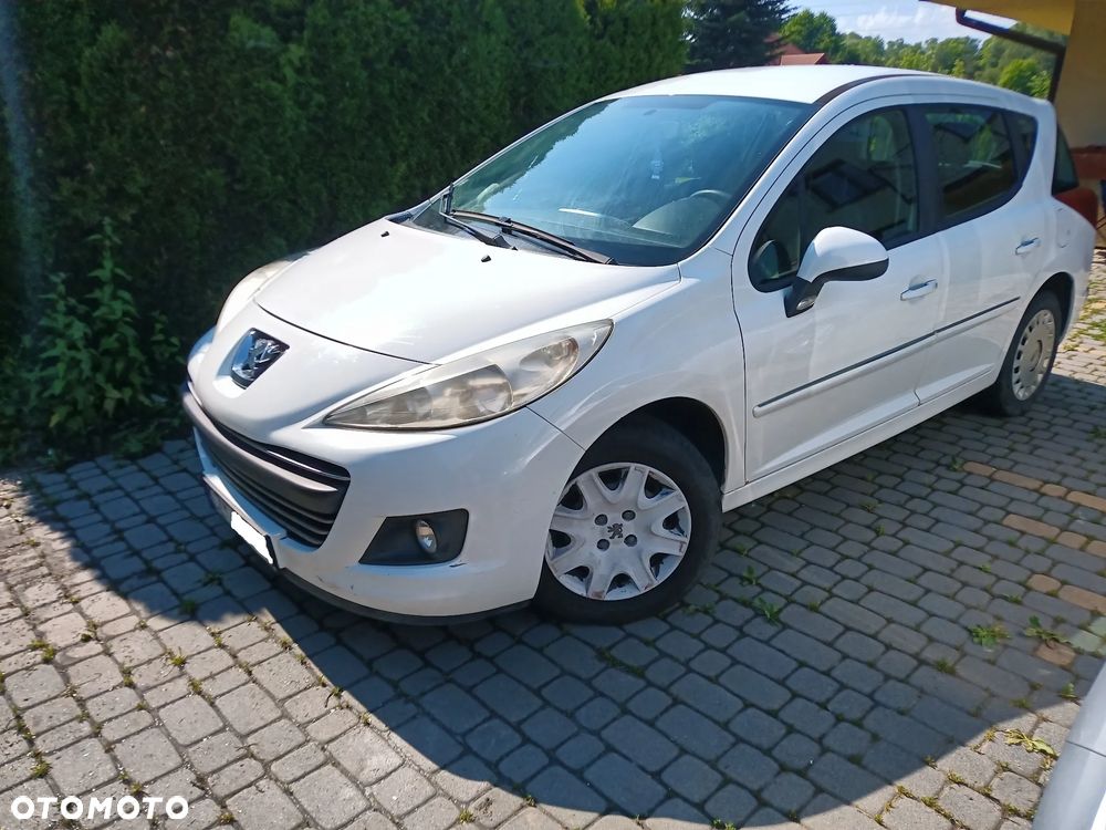Peugeot 207 - 1