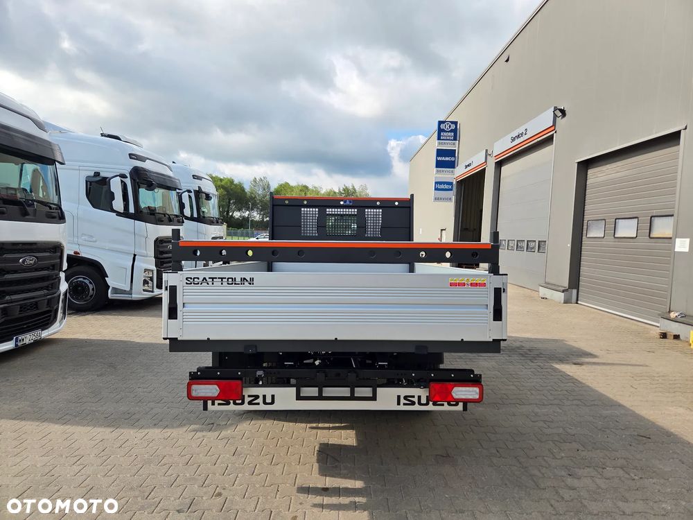 Isuzu M27 - 5