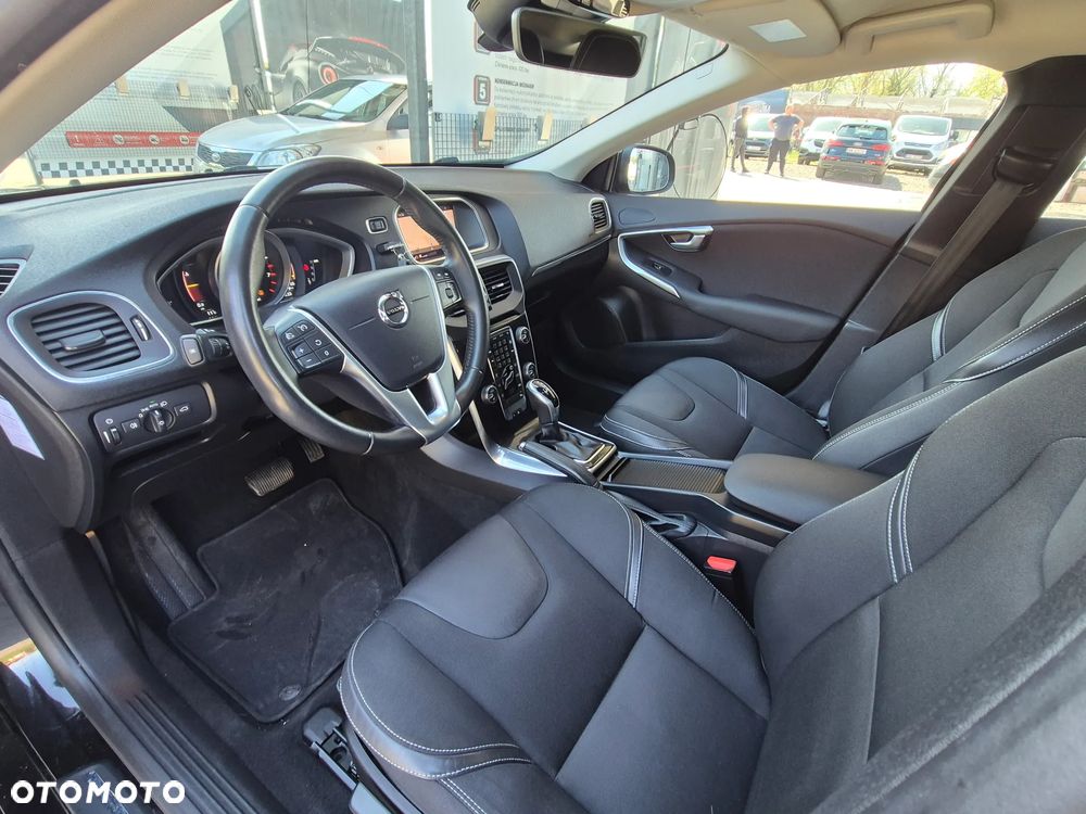Volvo V40 T3 Geartronic Momentum - 25