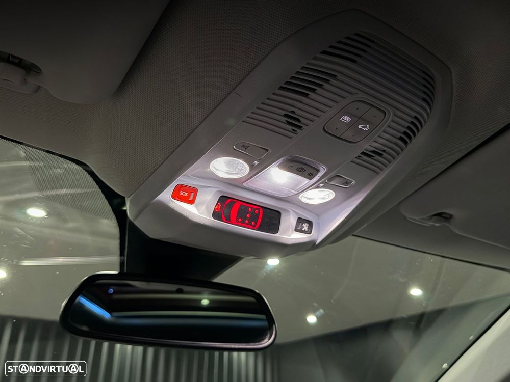 Peugeot 5008 1.2 PureTech Allure Pack EAT8 - 28