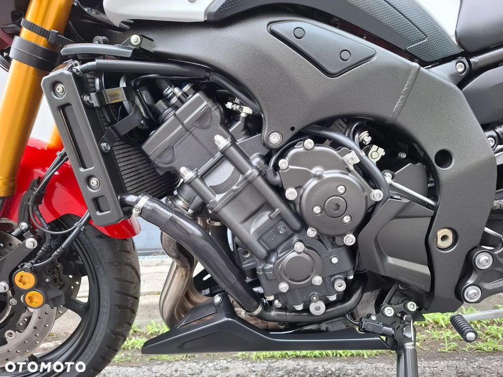 Yamaha FZ8 - 32