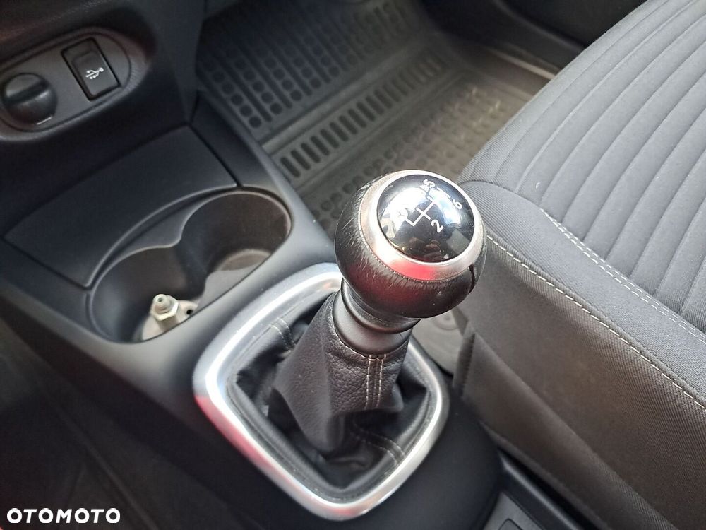 Toyota Yaris - 25