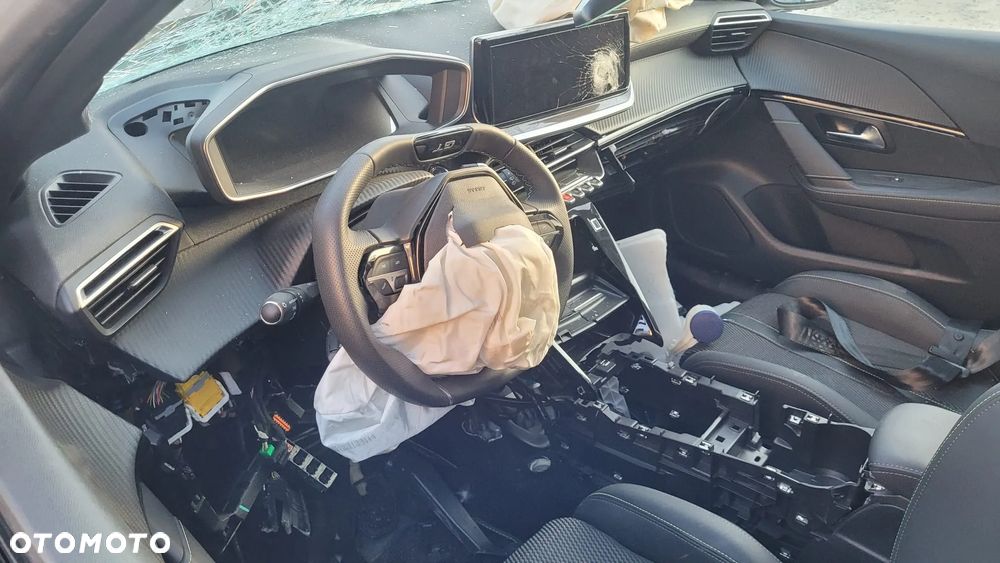 Peugeot 208 Hybrid 136 e-DSC6 GT - 9