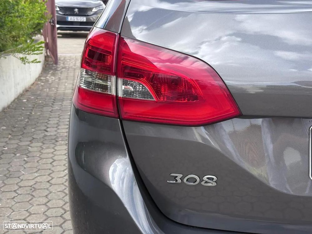 Peugeot 308 SW 1.2 PureTech Style - 21