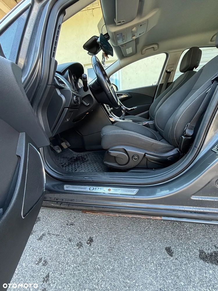 Opel Astra 1.4 T Cosmo - 6