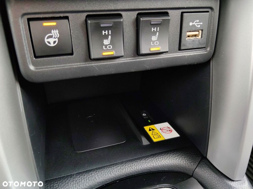 Toyota Corolla Cross 2.0 Hybrid Executive AWD - 26